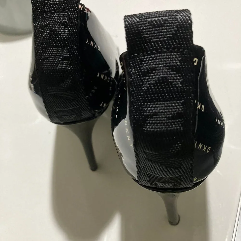 DKNY Black Patent Leather Heels Shoes with Logo Size 37/6.5  Pre-Owned - Picture 5 of 6